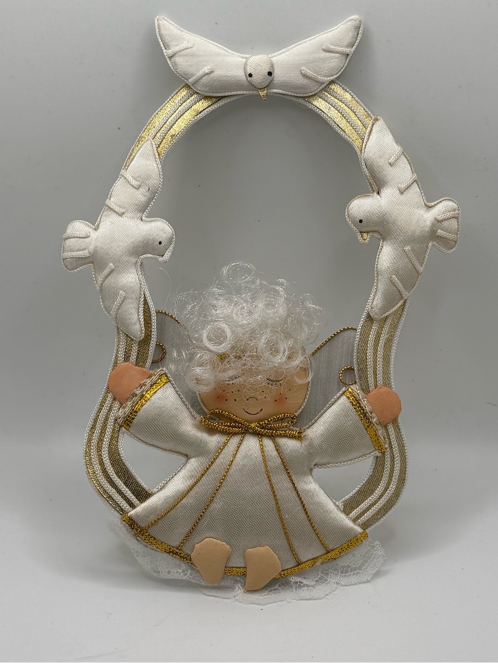 L’art De Chine Handmade Angel Hanging Ornament in White and Gold vintage